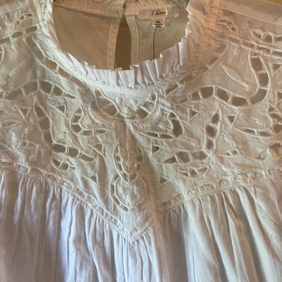 Francesca’s White Cotton Long-Sleeved Top - Picture 2 of 6